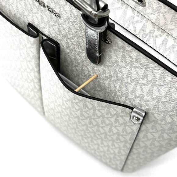 Michael Kors Jet Set Medium Logo Pocket Tote Bag Vanilla/Grey - Picture 12 of 13